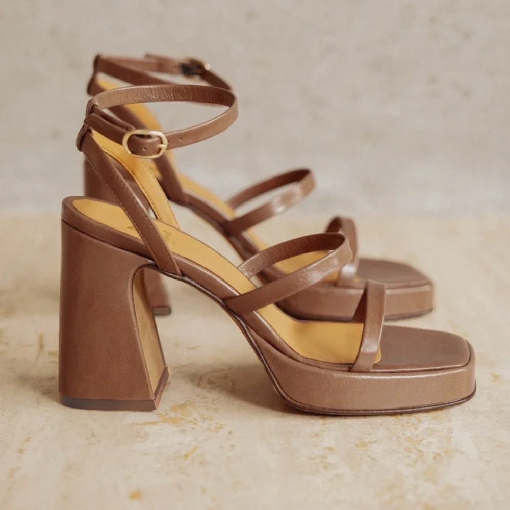 Bobbies Leny Block Heeled Sandal in Mocha Size 7.5, New in Box